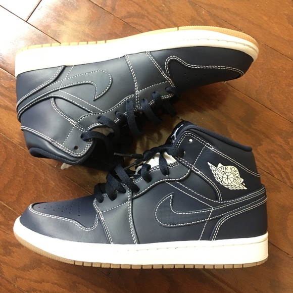 jordan 1 retro mid derek jeter re2pect